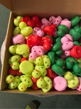 100 holiday themed small squeaky ducks-new in open box